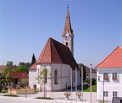 Der hl. Alban in der Mitte des Hochaltars in der Pfarrkirche von Goldwörth